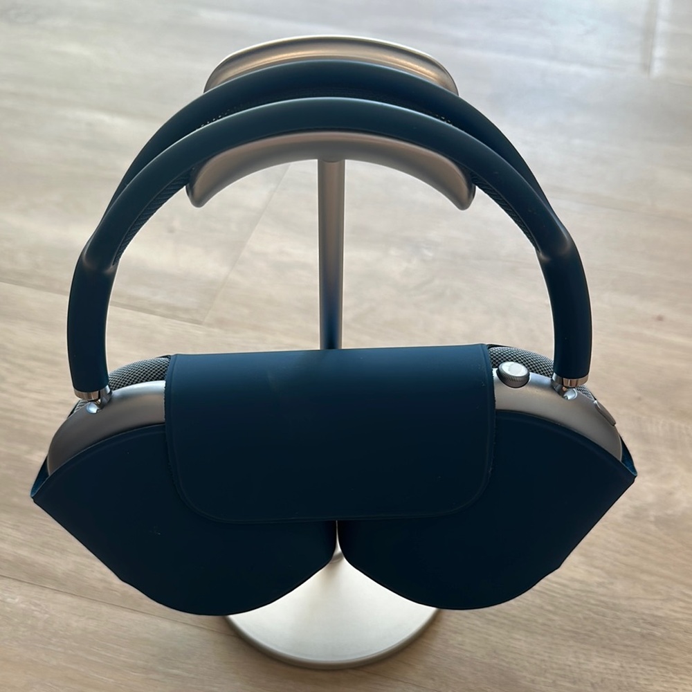 Apple AirPods Pro Max Headphones